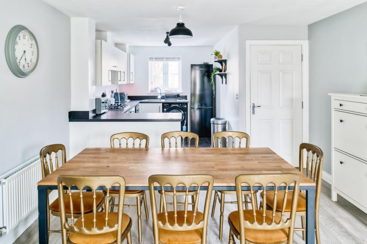 5 Bed House In Gloucester Hucclecote Εξωτερικό φωτογραφία