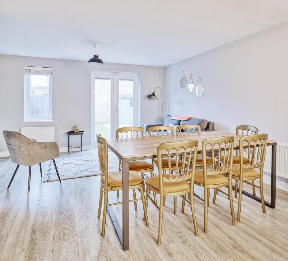 5 Bed House In Gloucester Hucclecote Εξωτερικό φωτογραφία