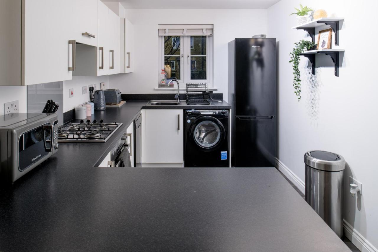 5 Bed House In Gloucester Hucclecote Εξωτερικό φωτογραφία